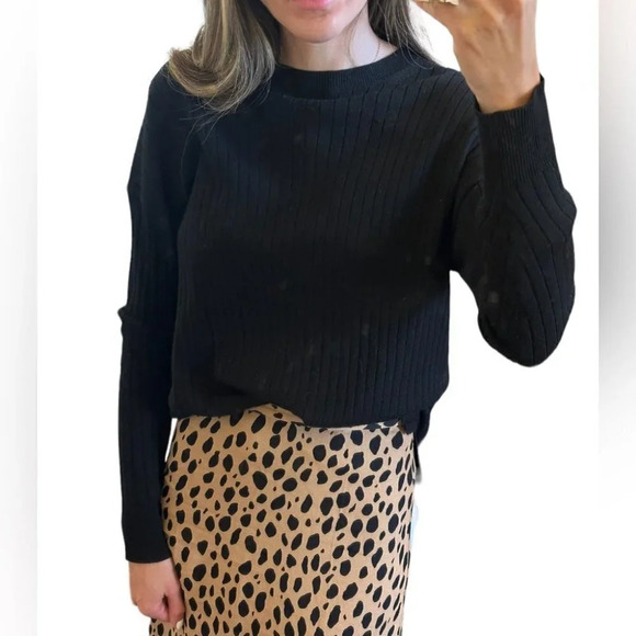 UNIQLO  Light Wool Blend Sweater in Black | size XS - Picture 3 of 6